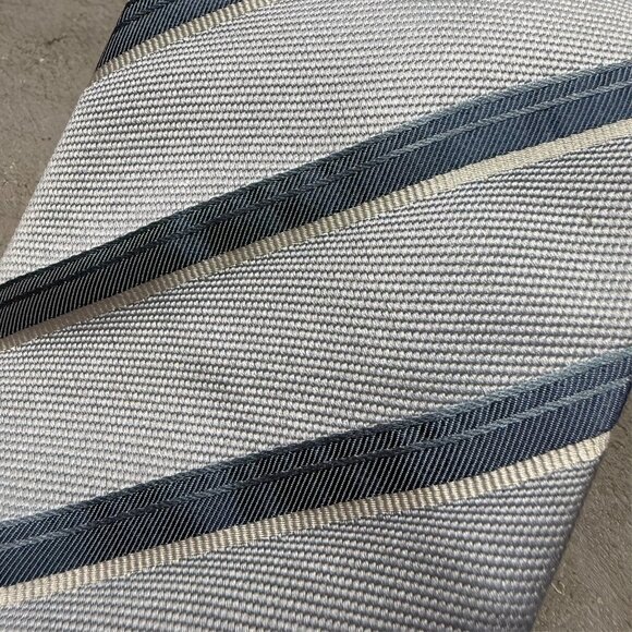 Giorgio Armani Tie Striped 100% Silk Made in Italy Woven Blue 4" - Picture 2 of 5